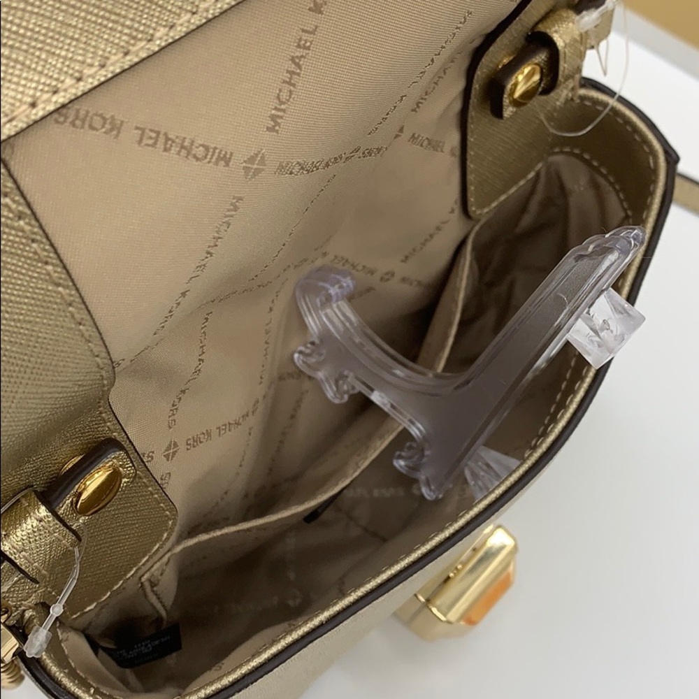 MICHAEL KORS LUNA SM CLUTCH XBODY LEATHER - Picture 12 of 16